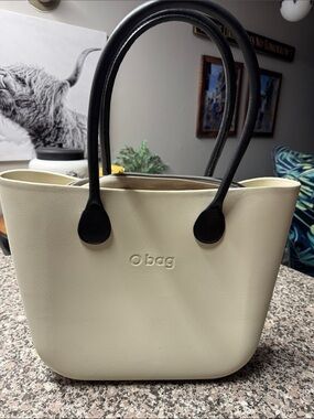 Cream O bag Tote with Black Handles